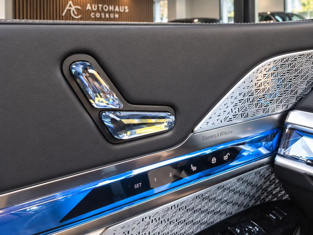 BMW i7