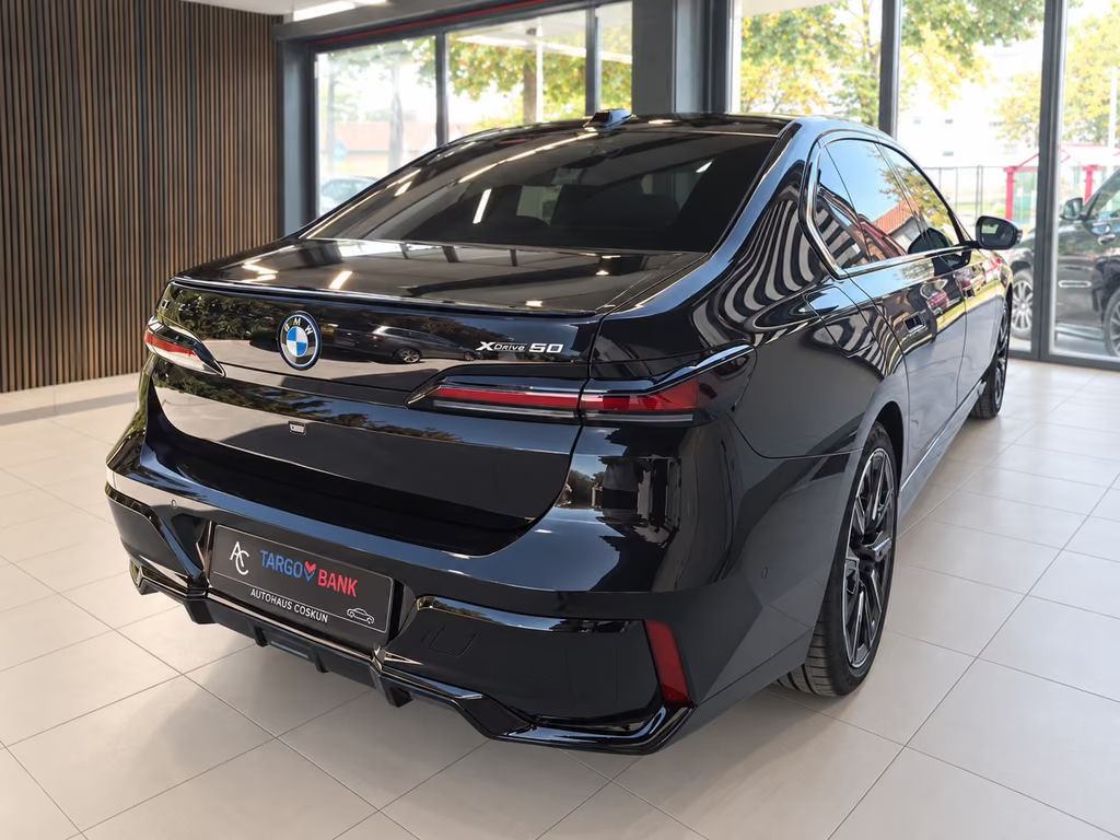 BMW i7