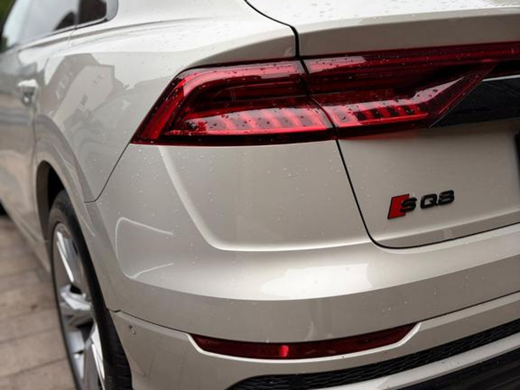 Audi SQ8