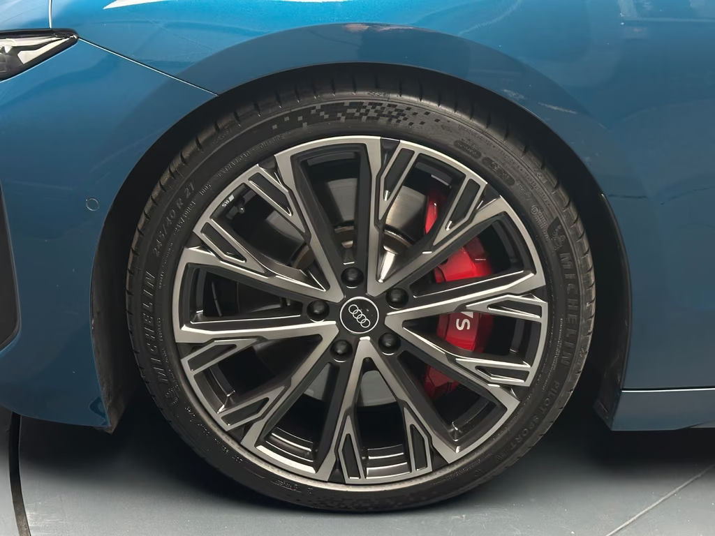 Audi S6 e-tron
