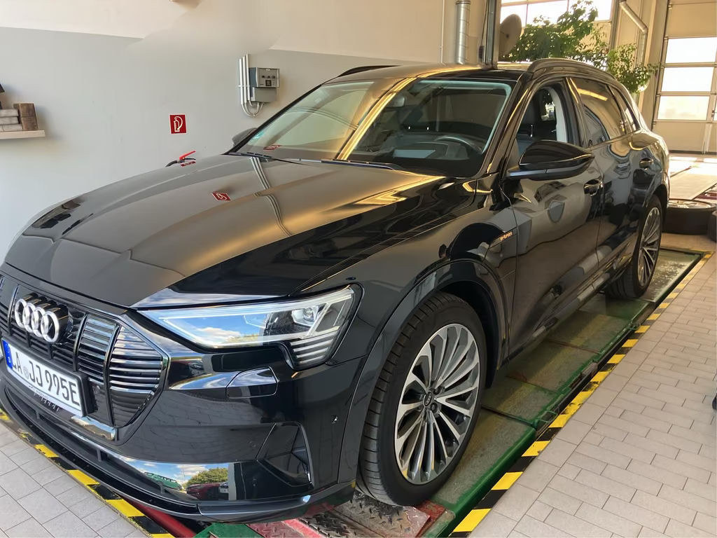 Audi e-tron 55