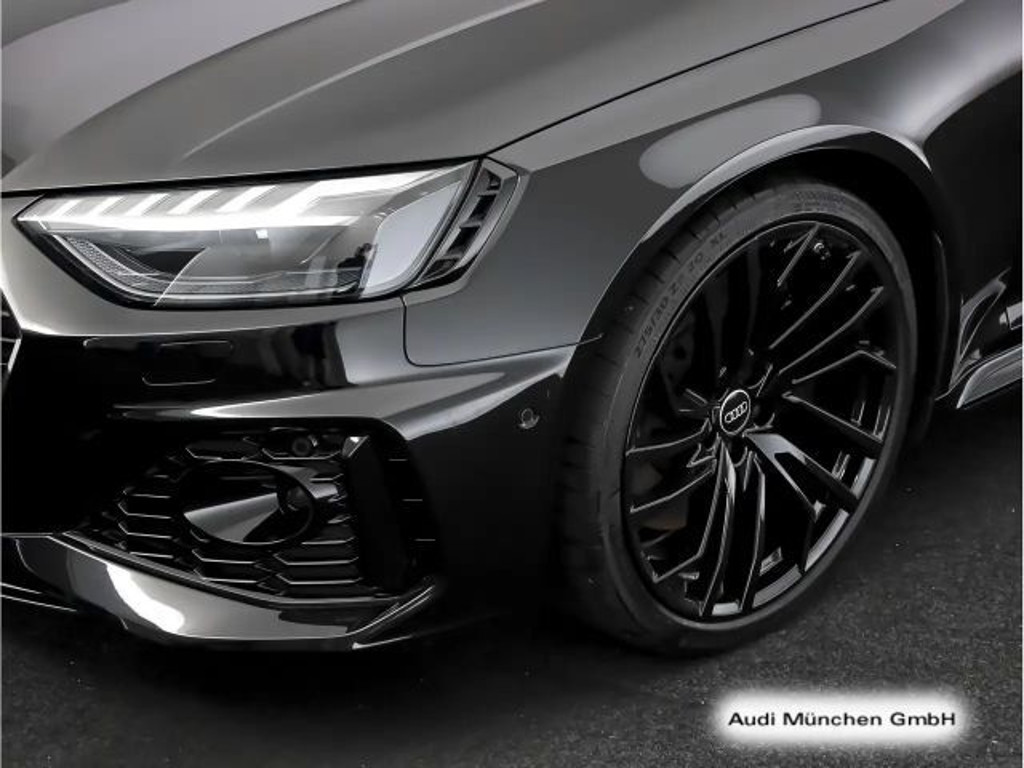 Audi RS4
