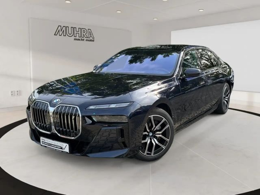 BMW i7