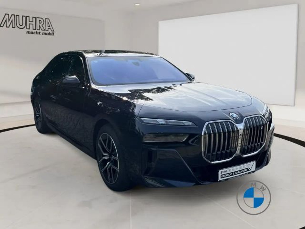 BMW i7