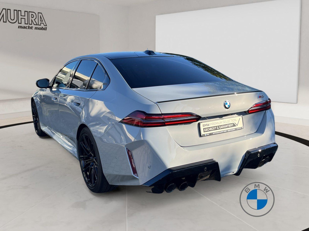 BMW M5 Sedan