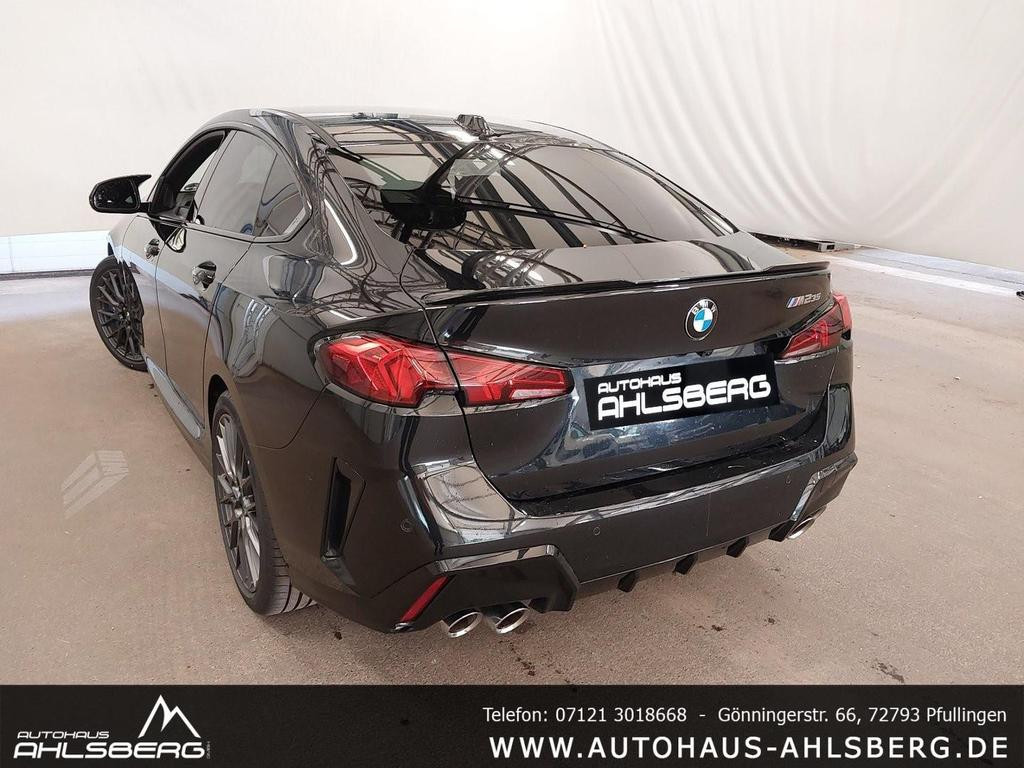 BMW M235