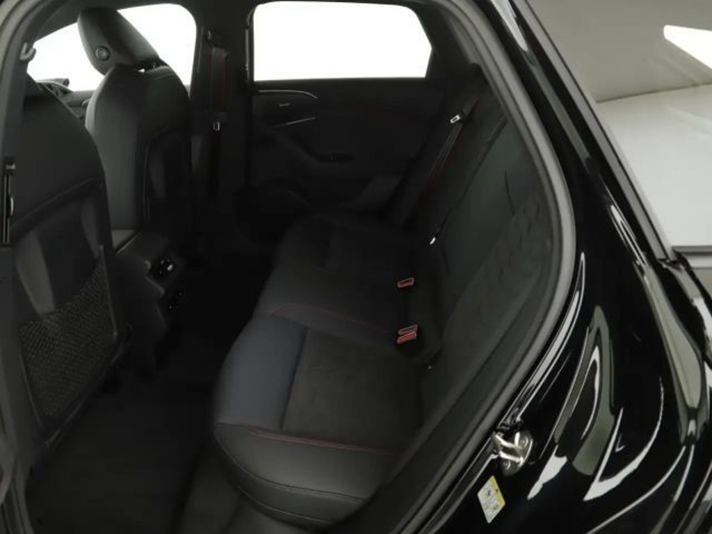 Audi S6 e-tron