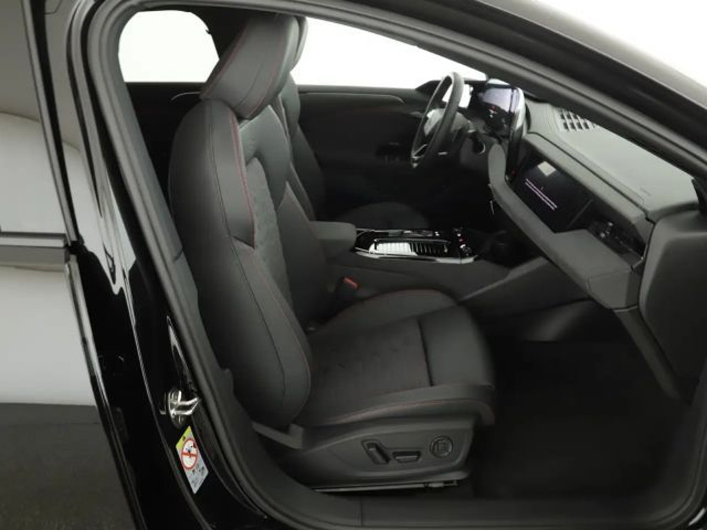 Audi S6 e-tron