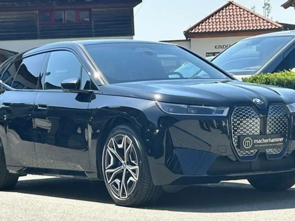 BMW iX