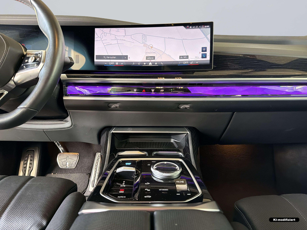 BMW i7