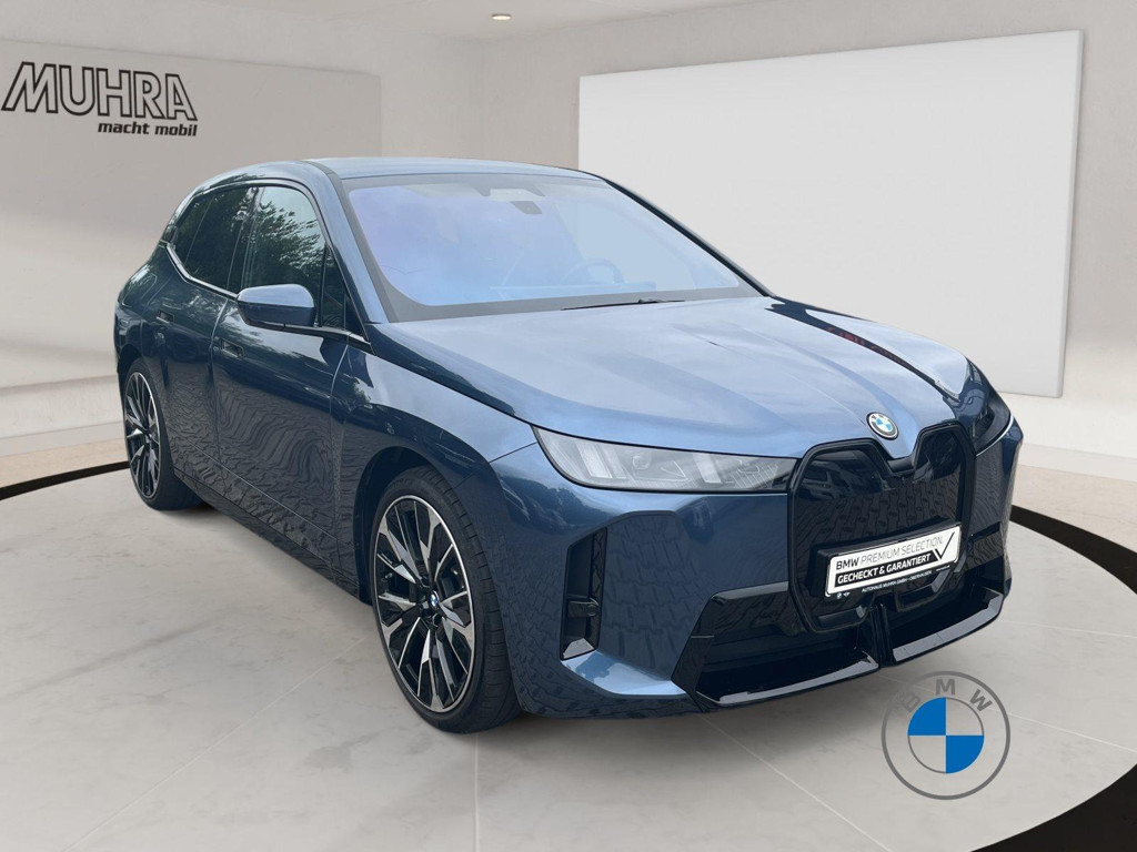 BMW iX