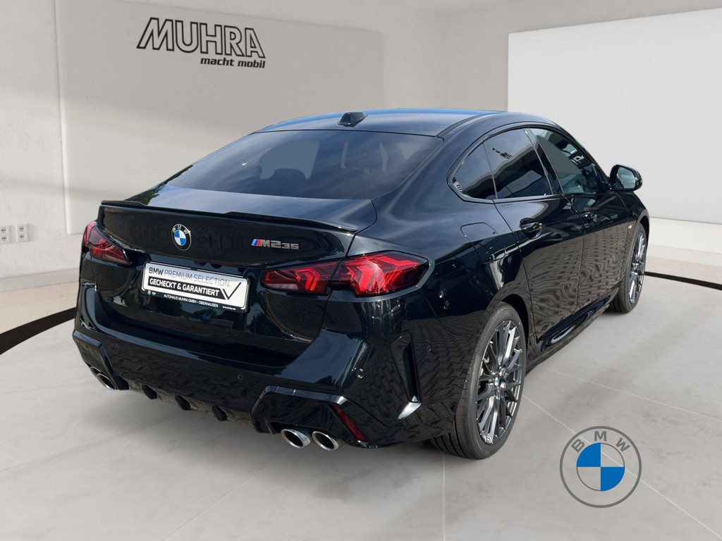 BMW M235