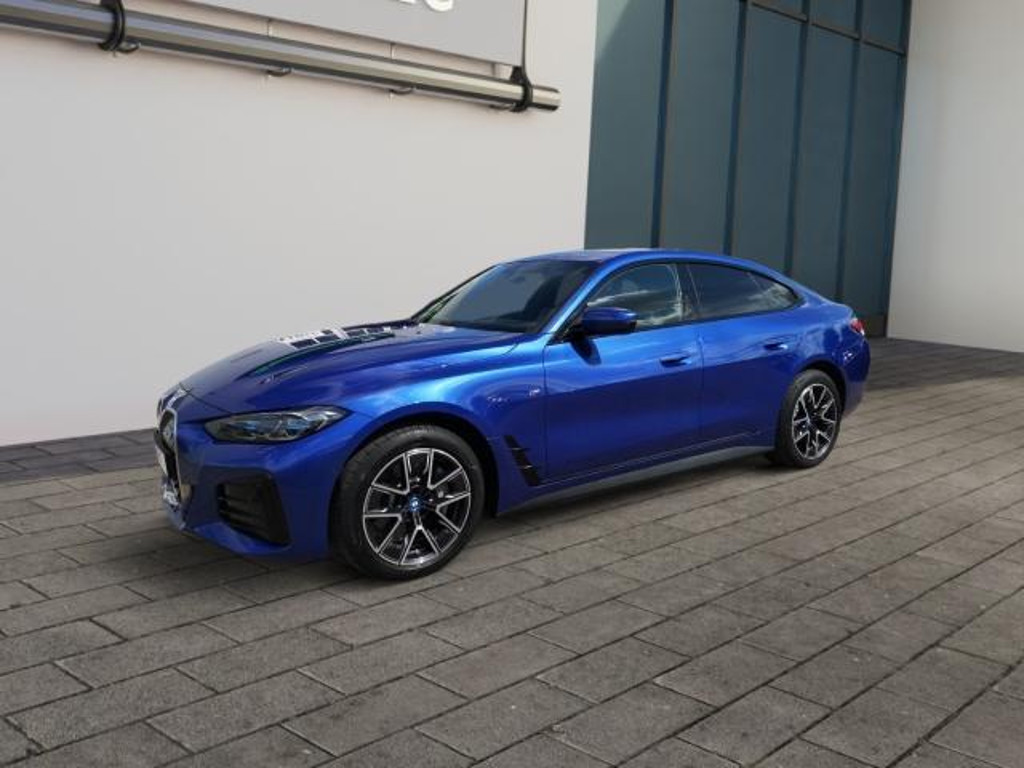 BMW i4
