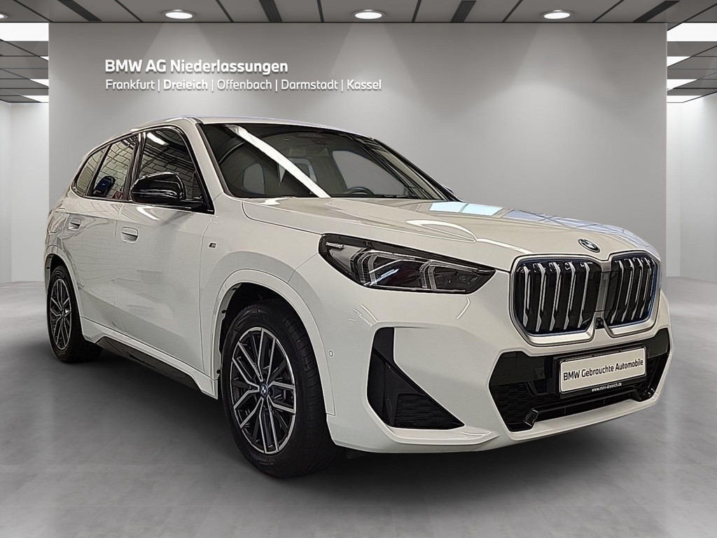 BMW iX1