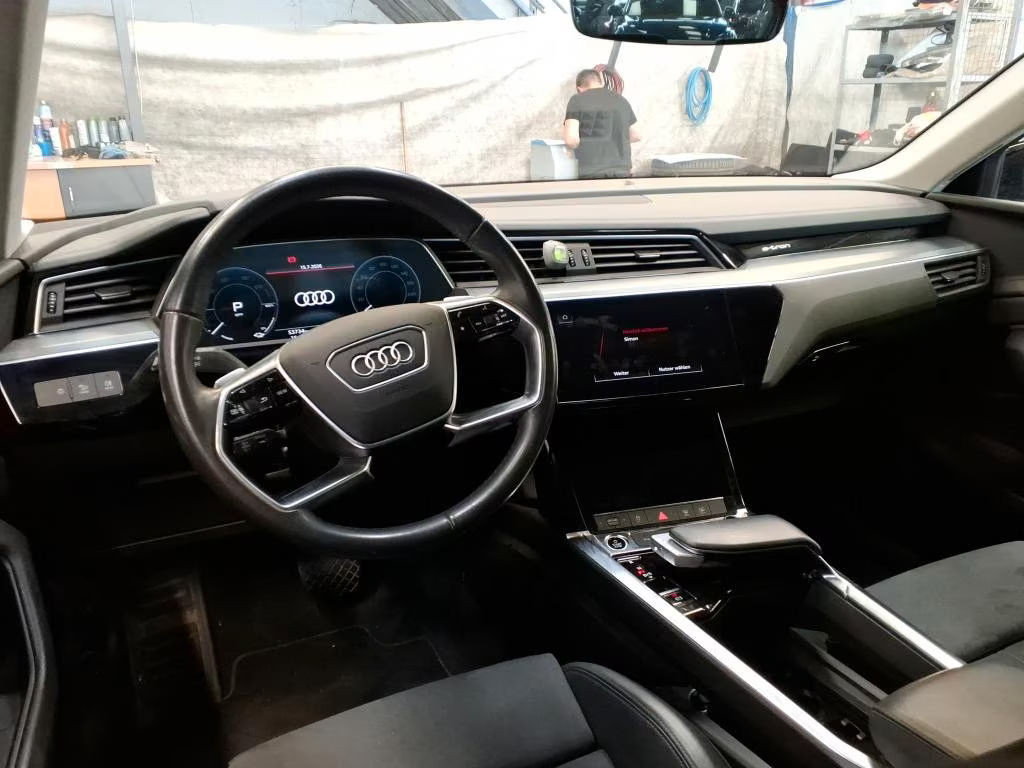 Audi e-tron