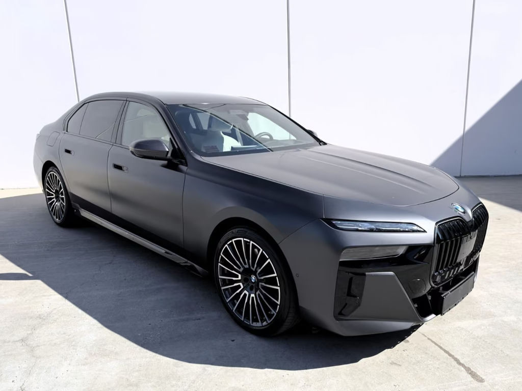 BMW 7 Serie 740 M-Sport xDrive Sedan 740e 740d