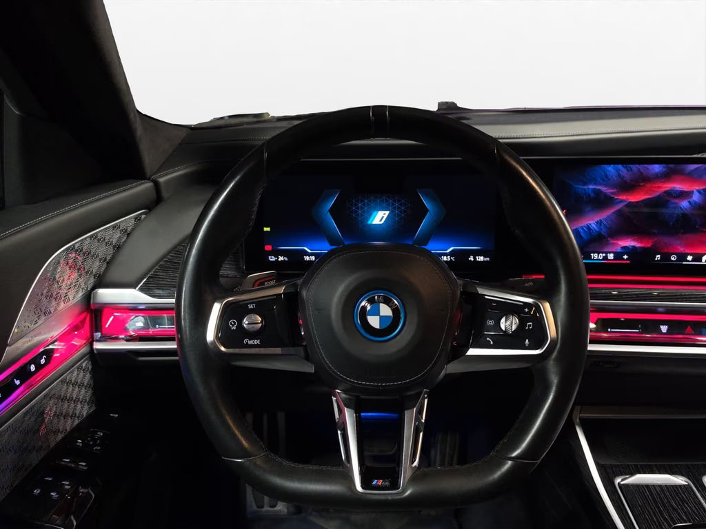BMW i7