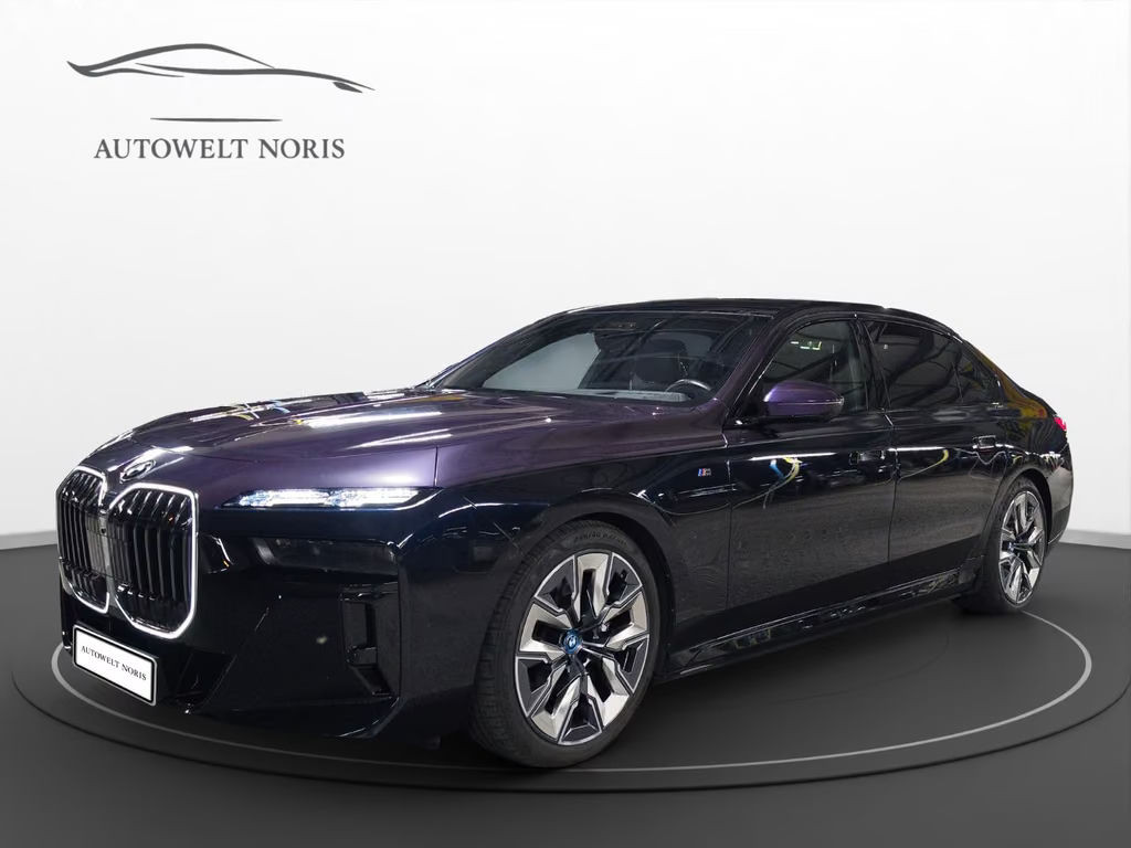BMW i7