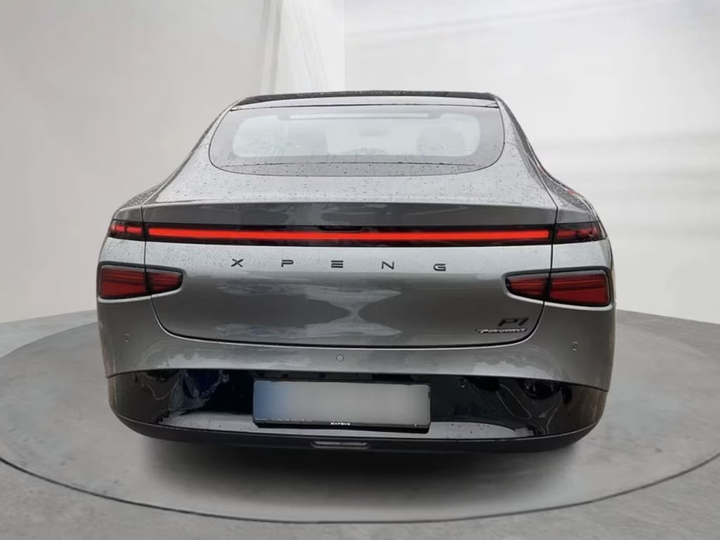 Xpeng P7