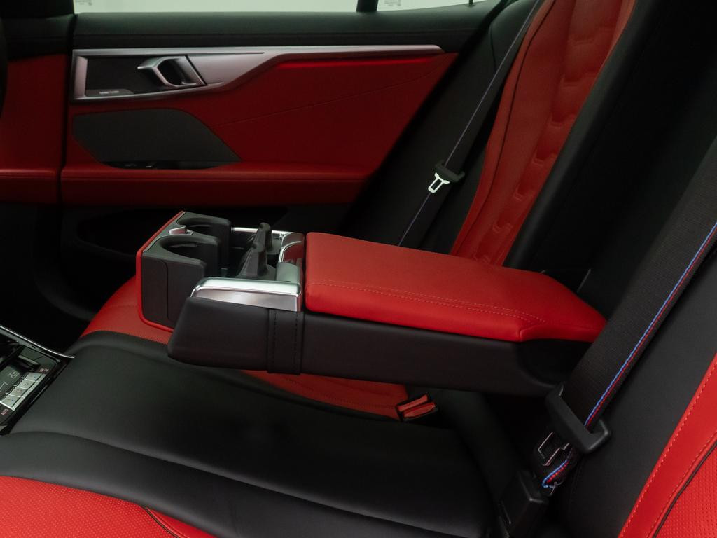 BMW M850