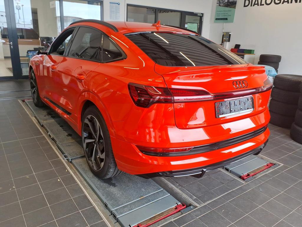 Audi e-tron