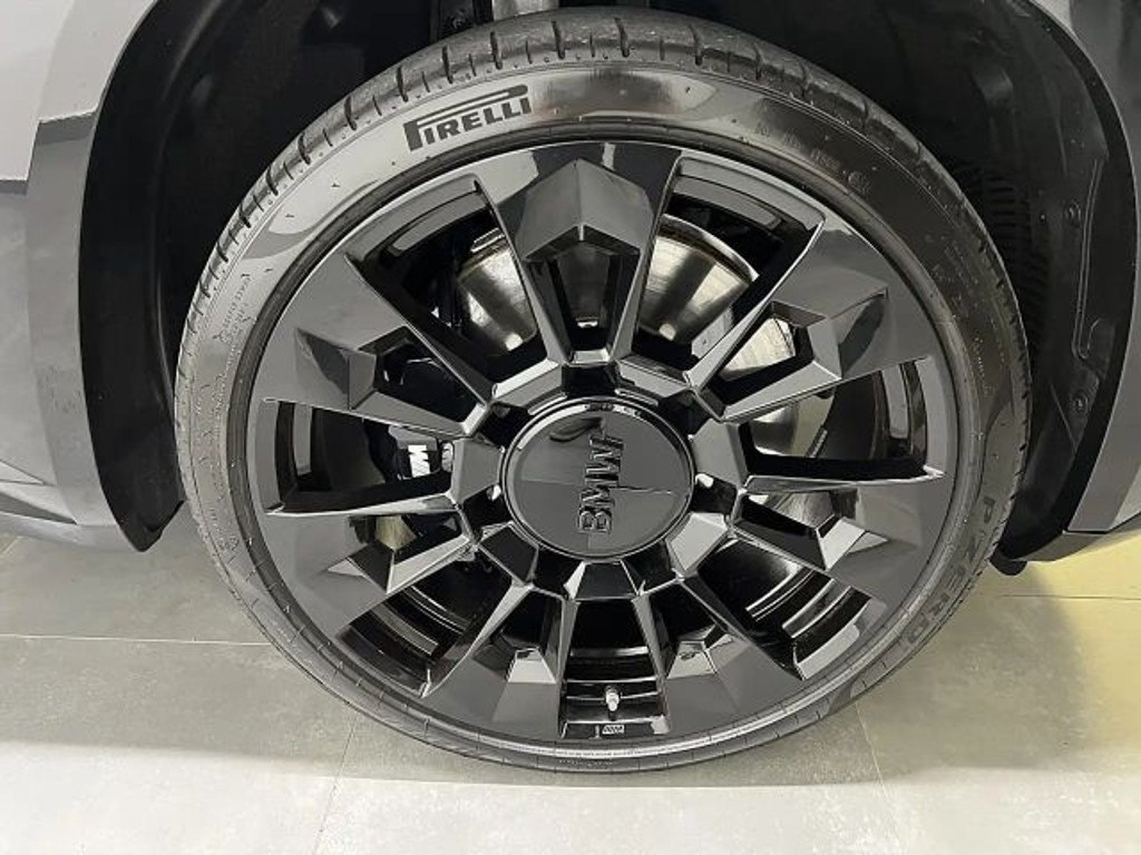 BMW XM