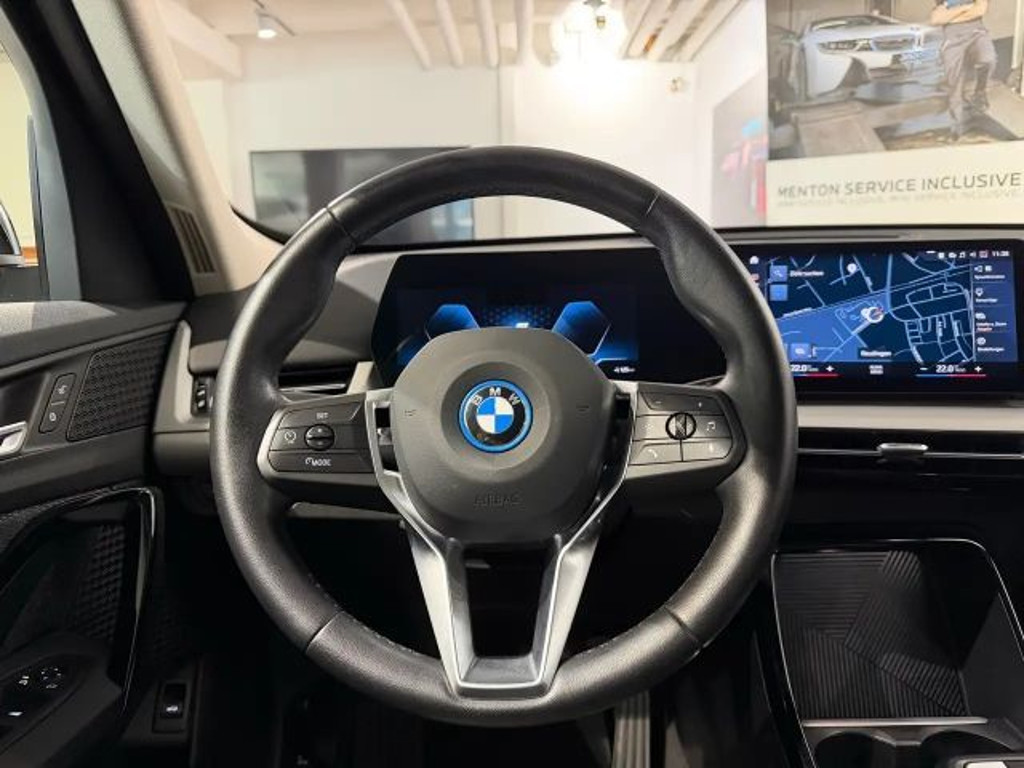 BMW iX1