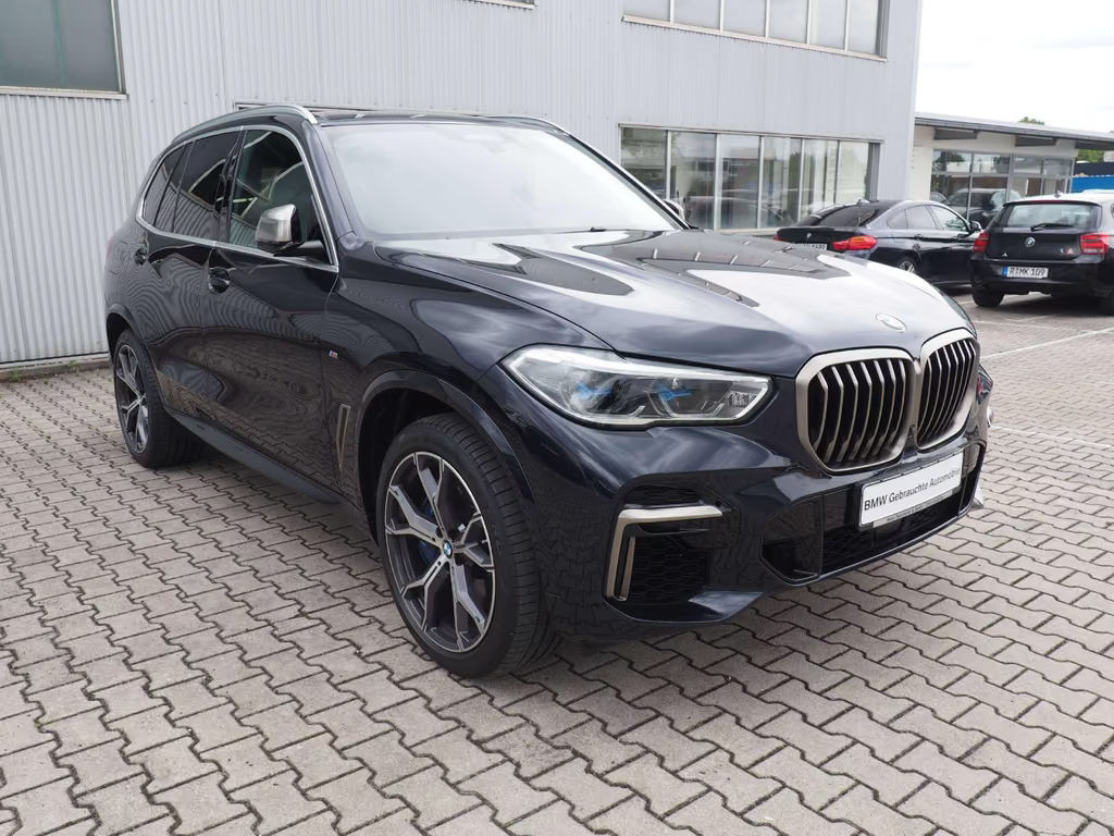 BMW X5 M50i