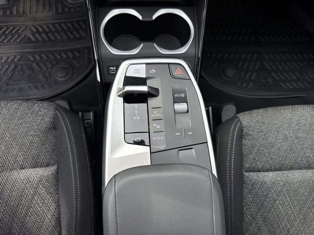BMW iX1