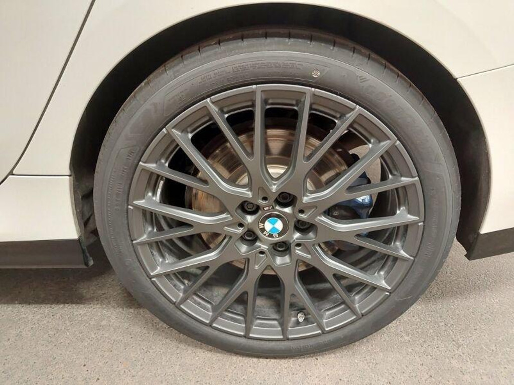 BMW M235
