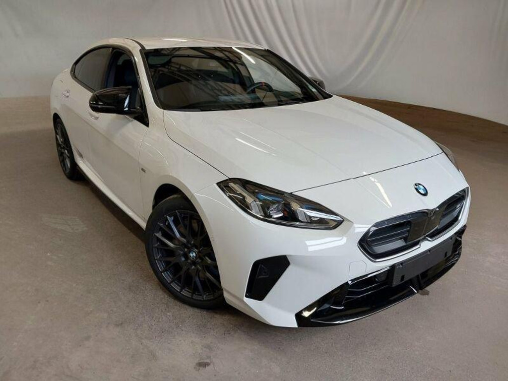 BMW M235