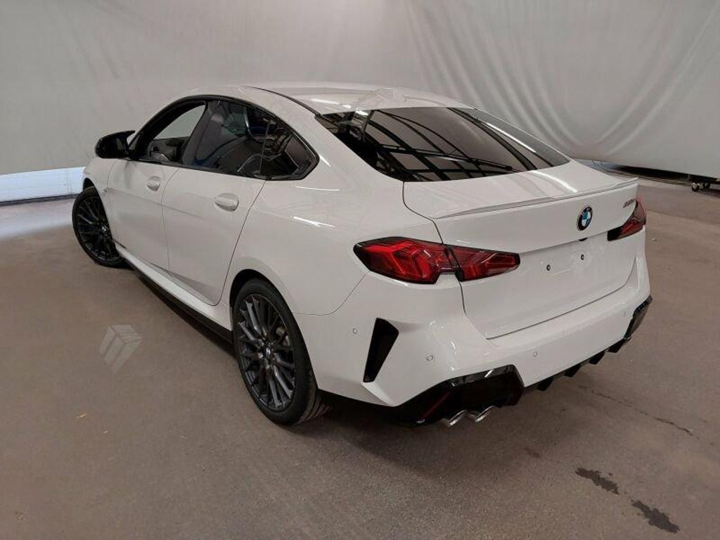 BMW M235