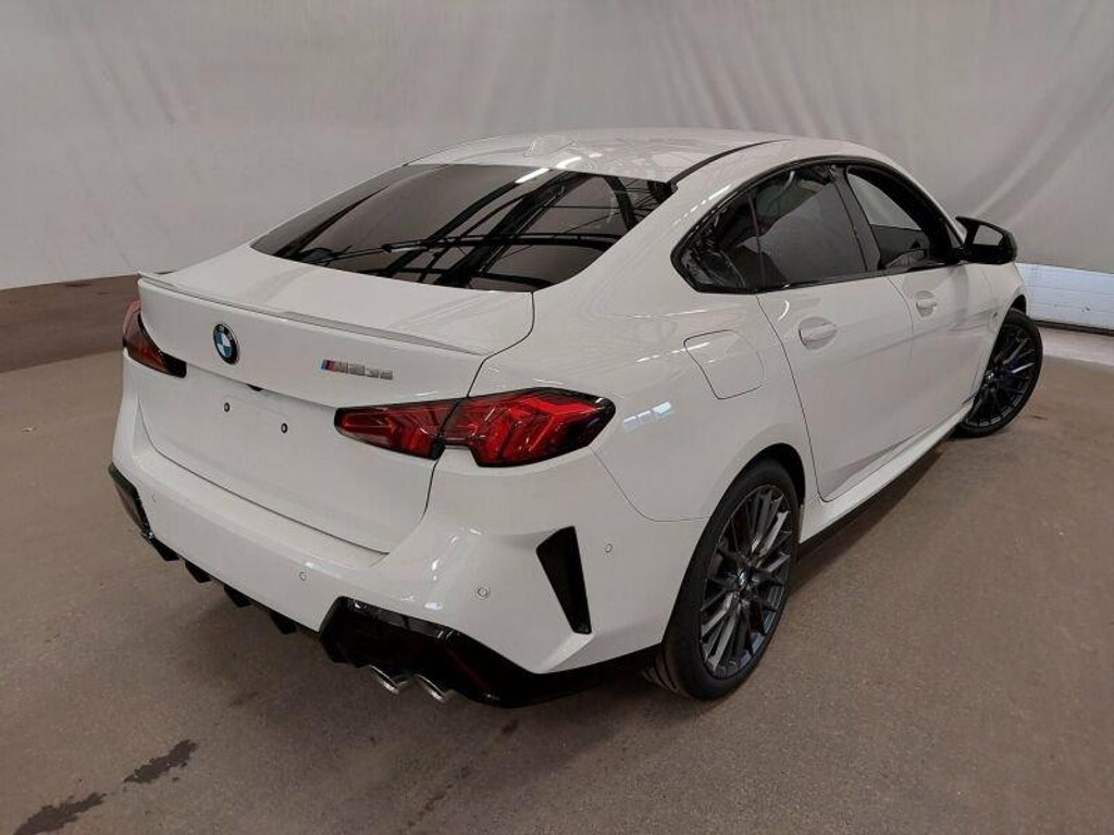 BMW M235