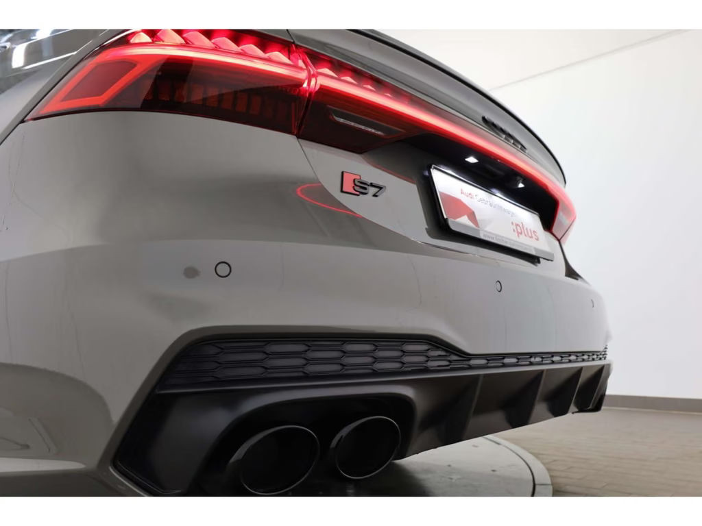 Audi S7