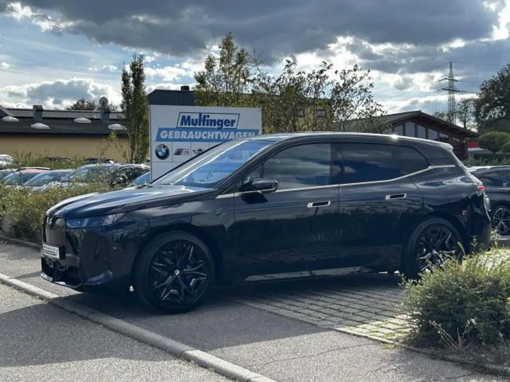 BMW iX
