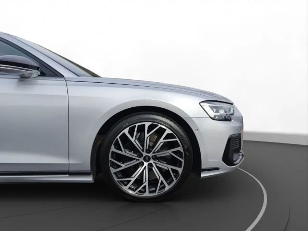 Audi S8