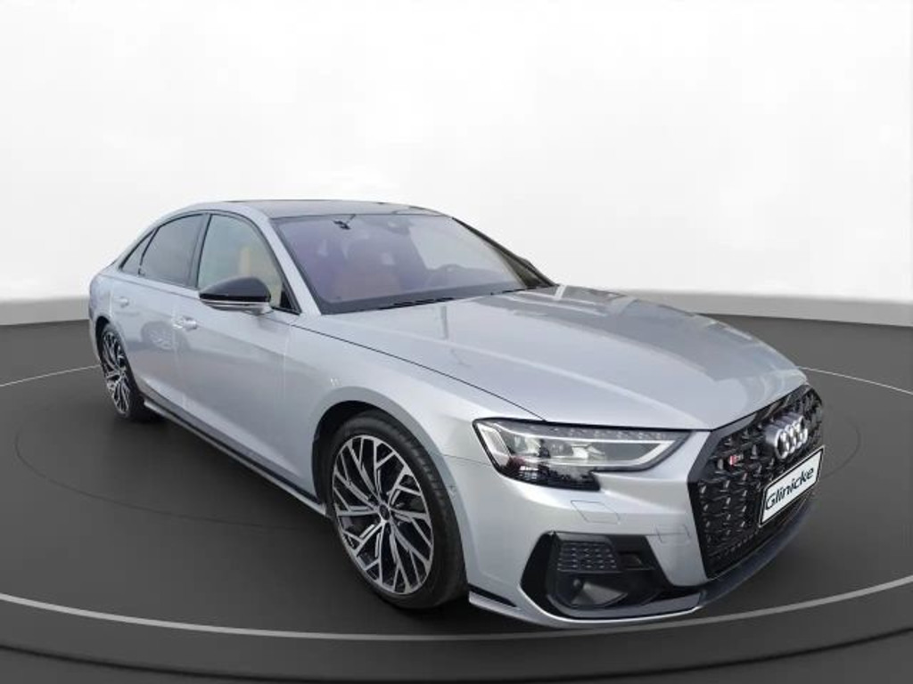 Audi S8