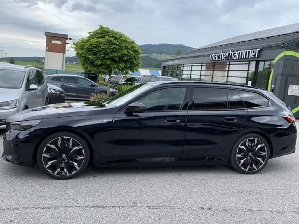 BMW i5 xDrive M60