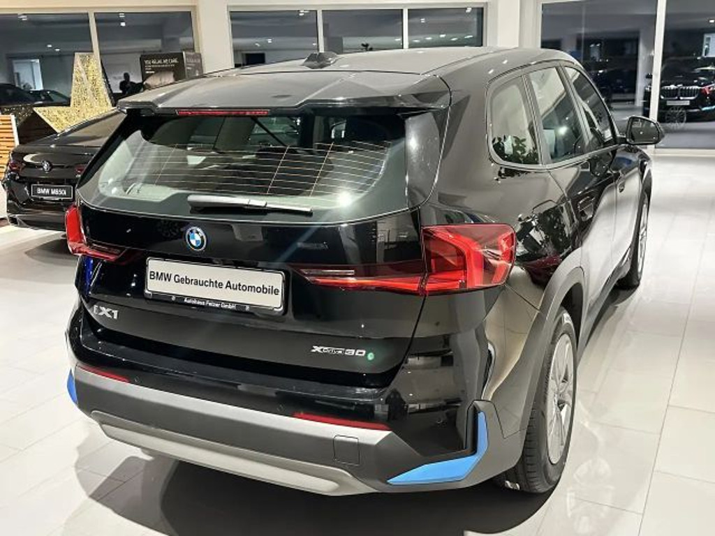 BMW iX1
