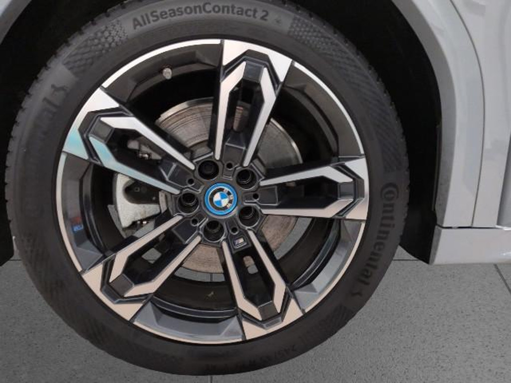 BMW iX2