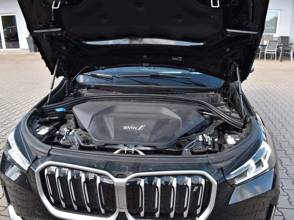 BMW iX1