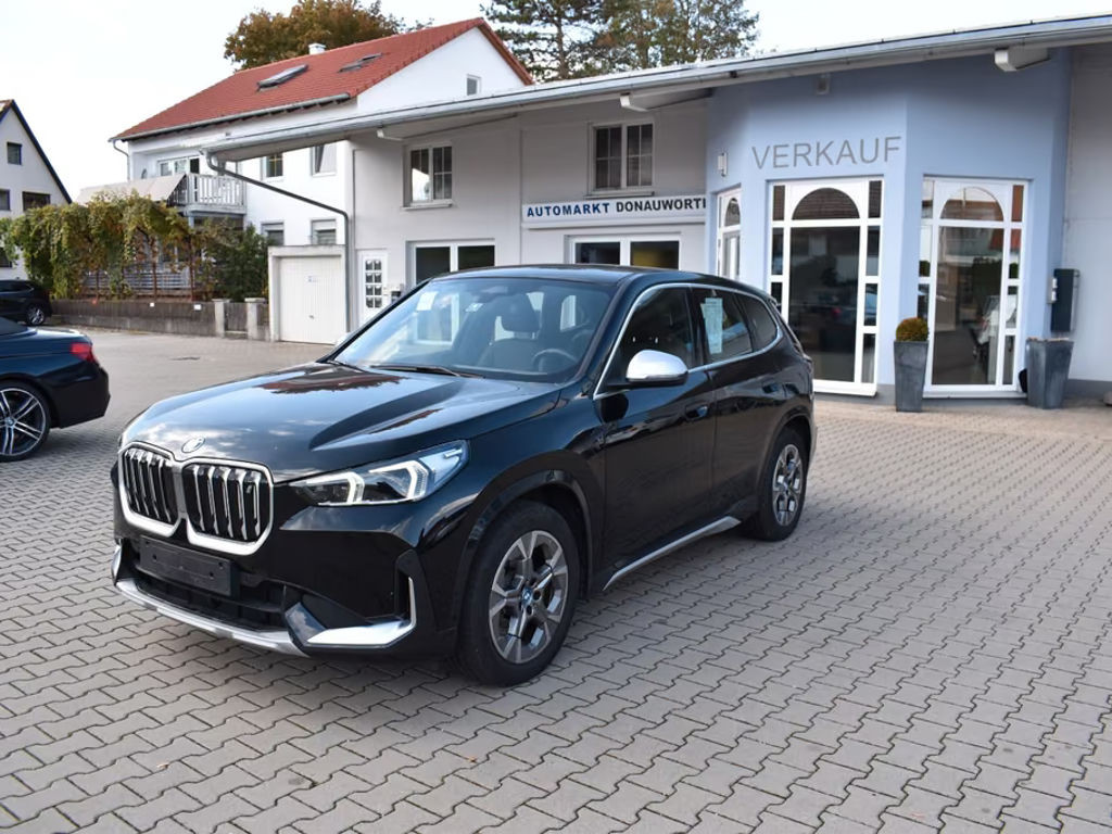 BMW iX1