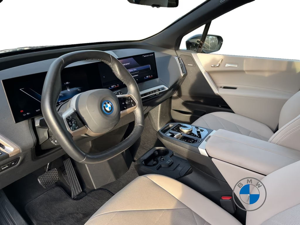 BMW iX