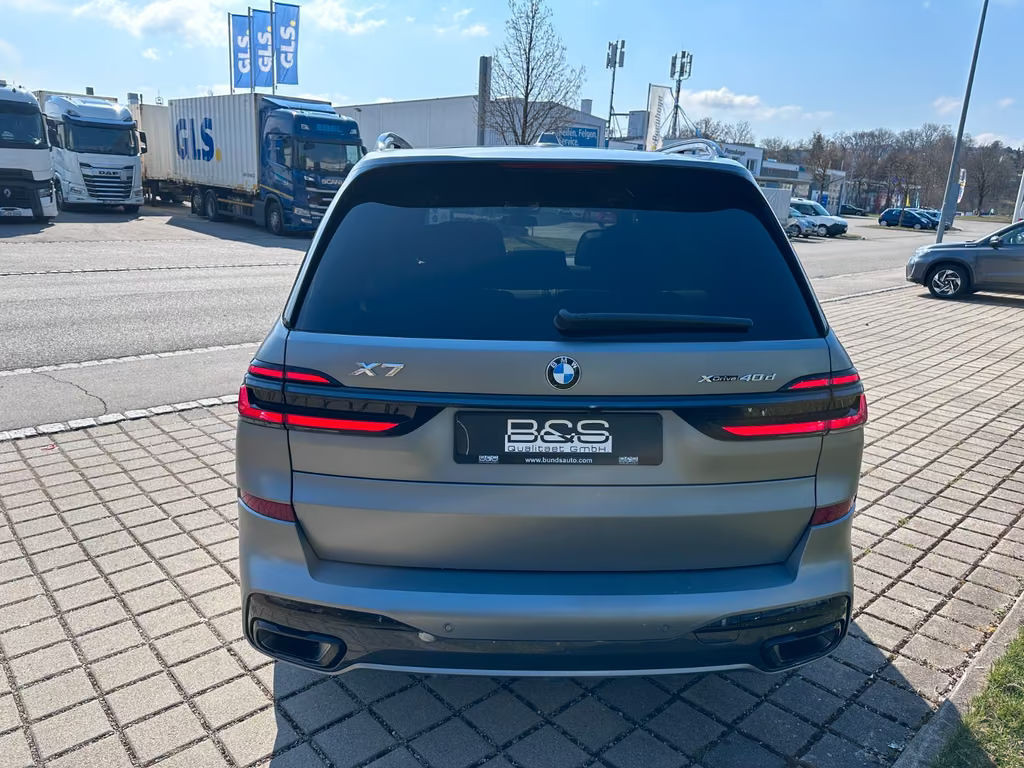 BMW X7