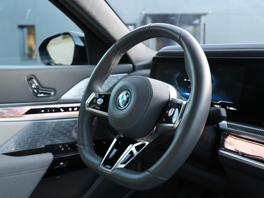 BMW i7