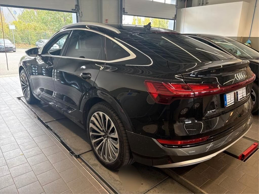 Audi e-tron