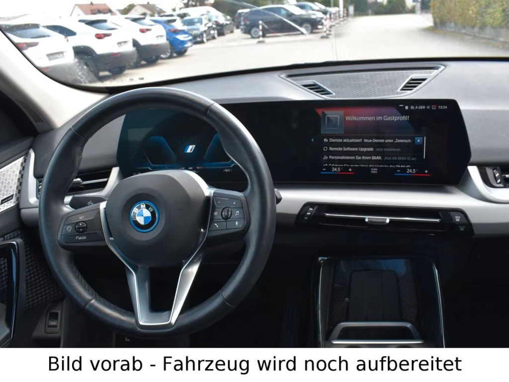 BMW iX1