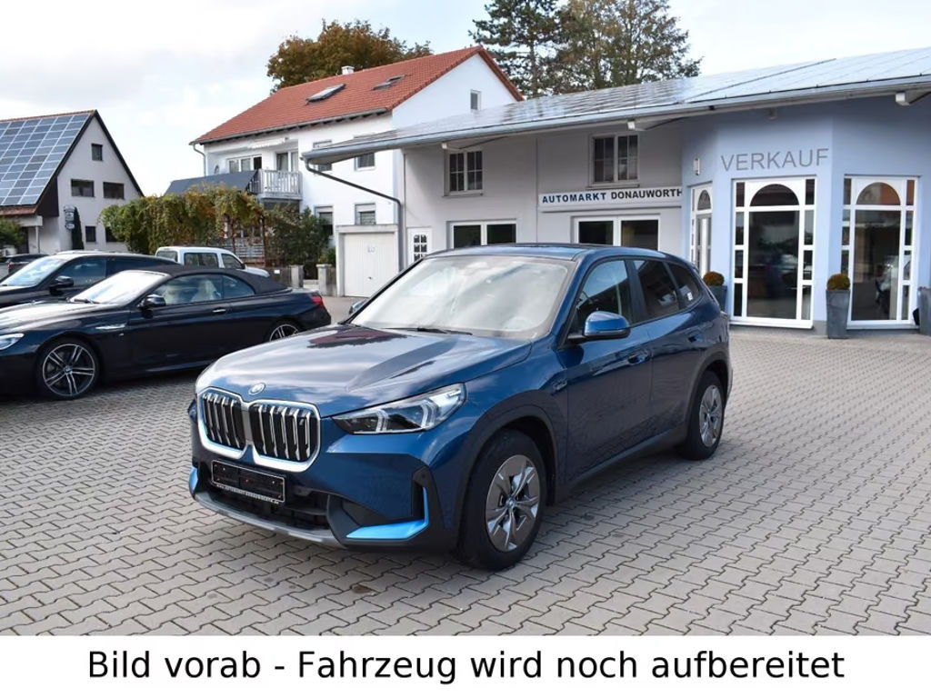 BMW iX1
