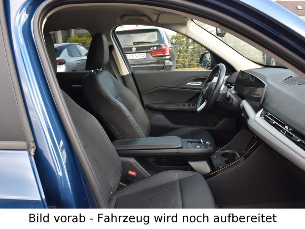 BMW iX1