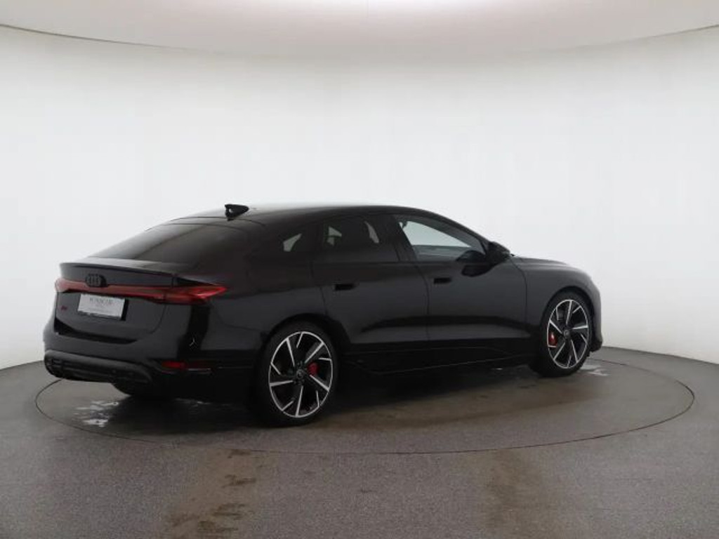 Audi S6 e-tron